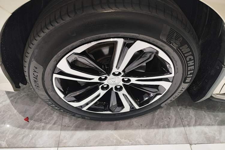Used Honda UR-V 2017 370TURBO 2WD Prestige Edition China V Left Front Wheel Hub