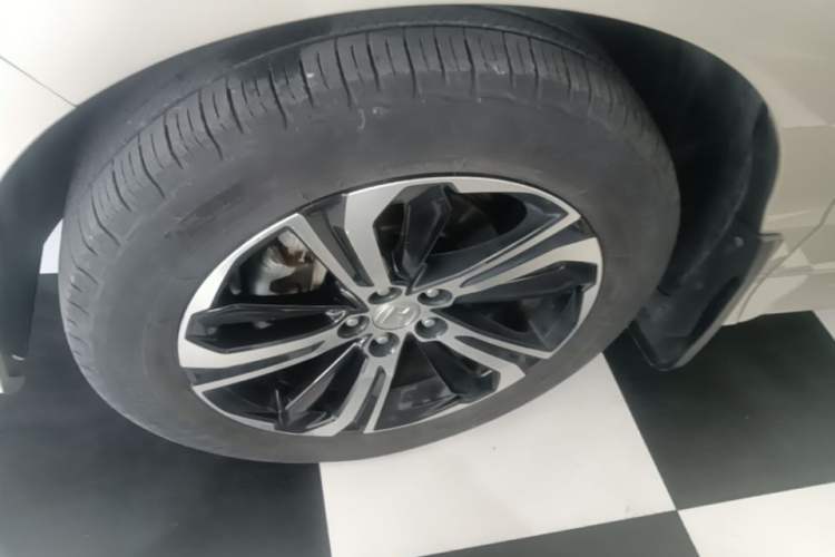 Used Honda UR-V 2017 370TURBO Four-Wheel Drive Prestige Edition China V Left Front Wheel Hub