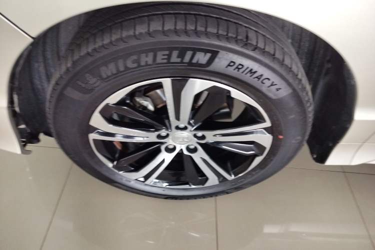 Used Honda UR-V 2017 370TURBO Four-Wheel Drive Prestige Edition China V Left Front Wheel Hub