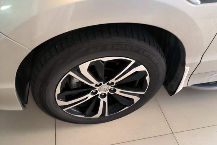 Used Honda UR-V 2017 370TURBO 2WD Prestige Edition China V Left Front Wheel Hub