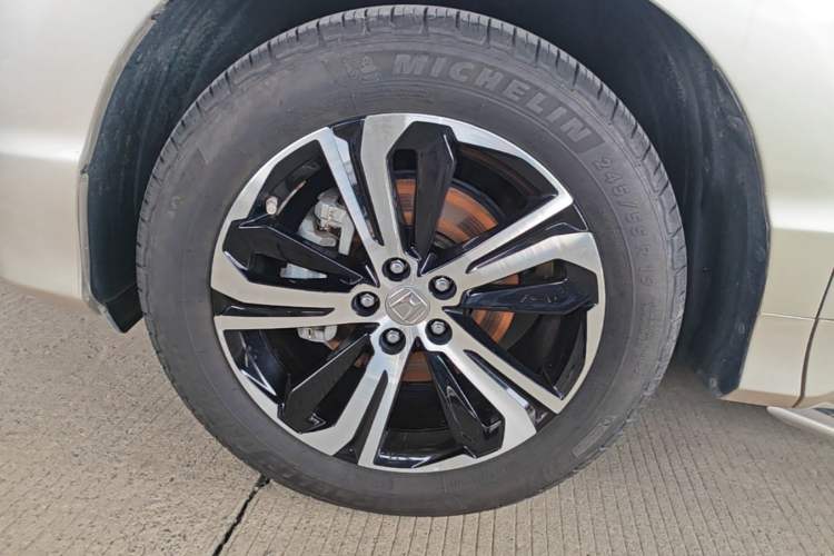 Used Honda UR-V 2017 370TURBO Four-Wheel Drive Prestige Edition China V Left Front Wheel Hub