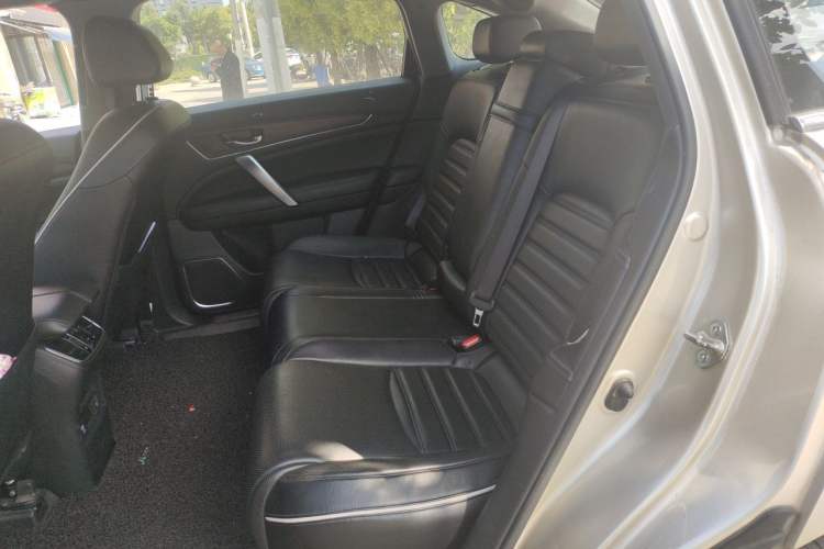 Used Honda UR-V 2017 240TURBO Two-Wheel Drive Luxury Edition China V Left Rear Seat