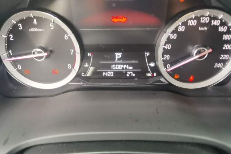 Used Honda UR-V 2017 240TURBO Two-Wheel Drive Classic Edition China V Odometer Close Up