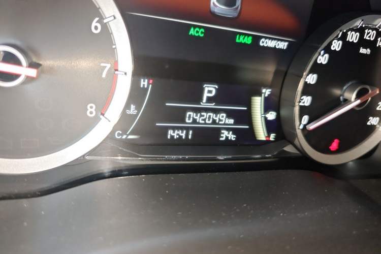 Used Honda UR-V 2017 370TURBO Four-Wheel Drive Prestige Edition China V Odometer Close Up