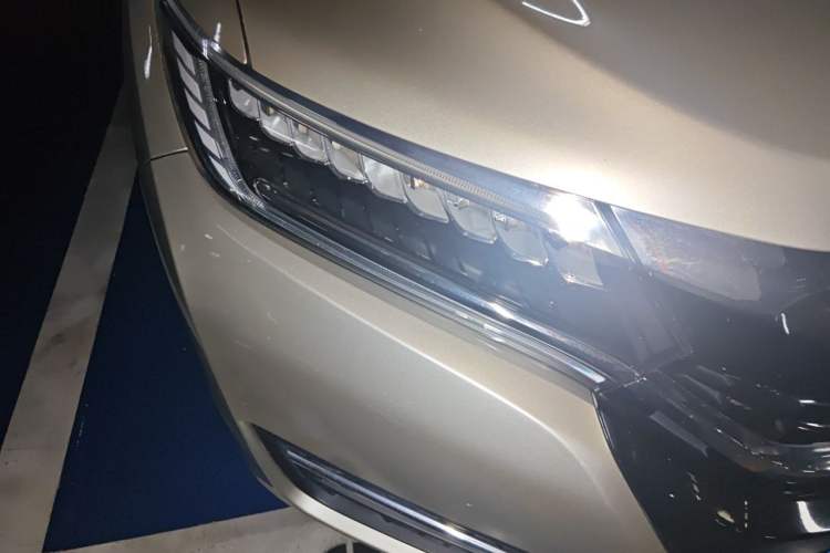 Used Honda UR-V 2017 370TURBO 2WD Prestige Edition China V Right Front Headlight