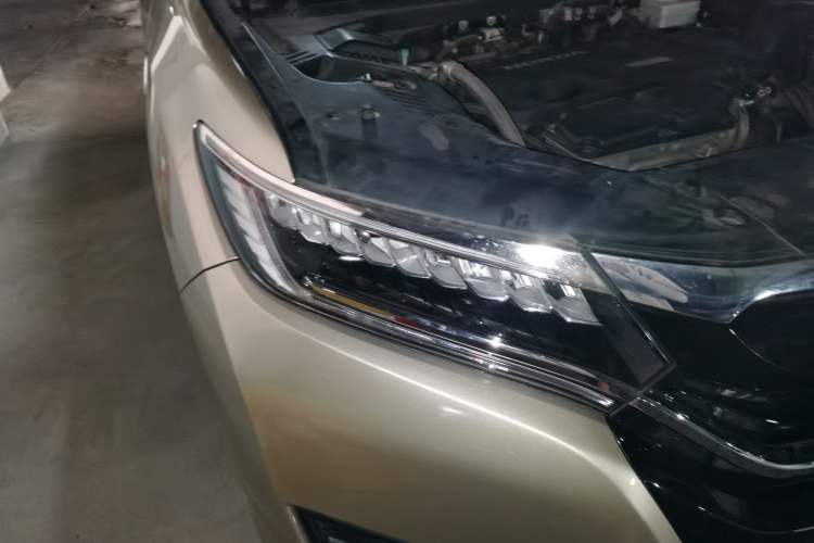 Used Honda UR-V 2017 370TURBO Four-Wheel Drive Prestige Edition China V Right Front Headlight