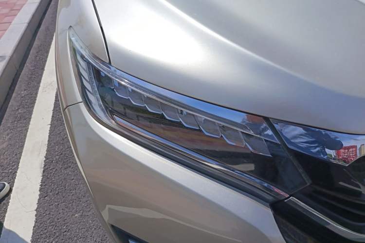 Used Honda UR-V 2017 370TURBO 2WD Prestige Edition China V Right Front Headlight