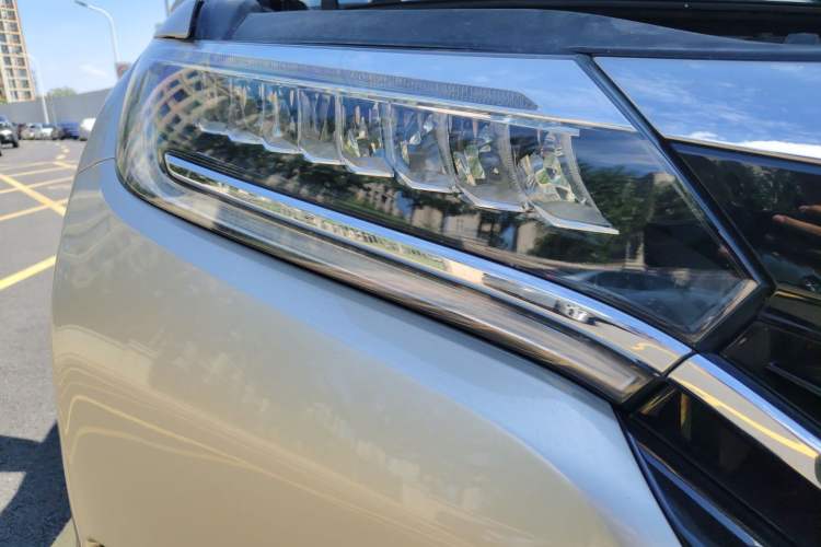 Used Honda UR-V 2017 370TURBO Four-Wheel Drive Prestige Edition China V Right Front Headlight