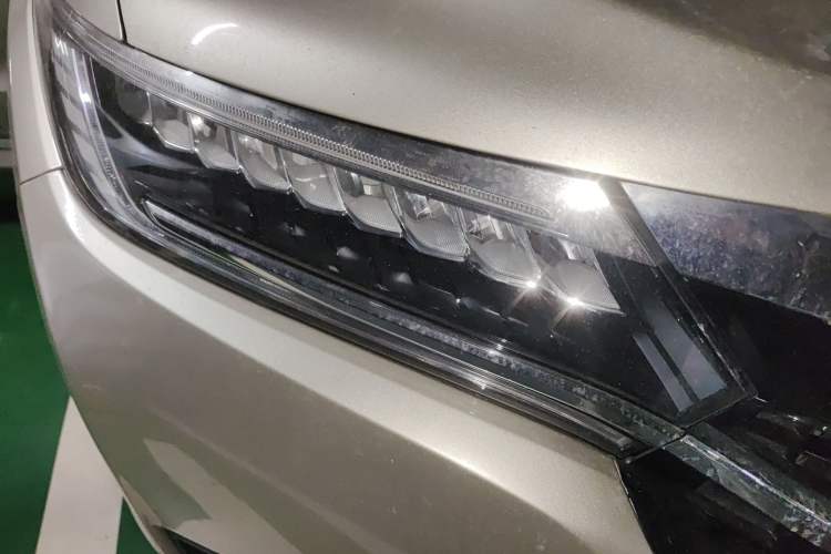 Used Honda UR-V 2017 370TURBO Four-Wheel Drive Prestige Edition China V Right Front Headlight
