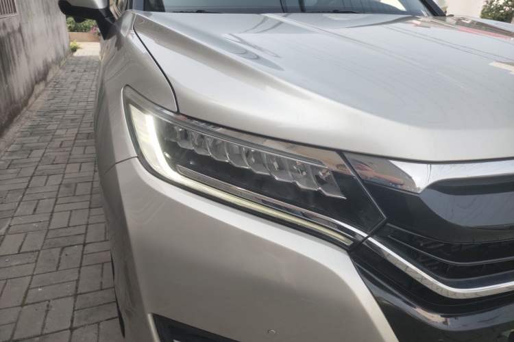 Used Honda UR-V 2017 370TURBO 2WD Prestige Edition China V Right Front Headlight