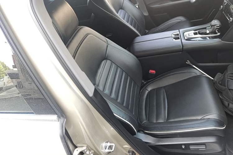 Used Honda UR-V 2017 240TURBO Two-Wheel Drive Classic Edition China V Right Front Seat