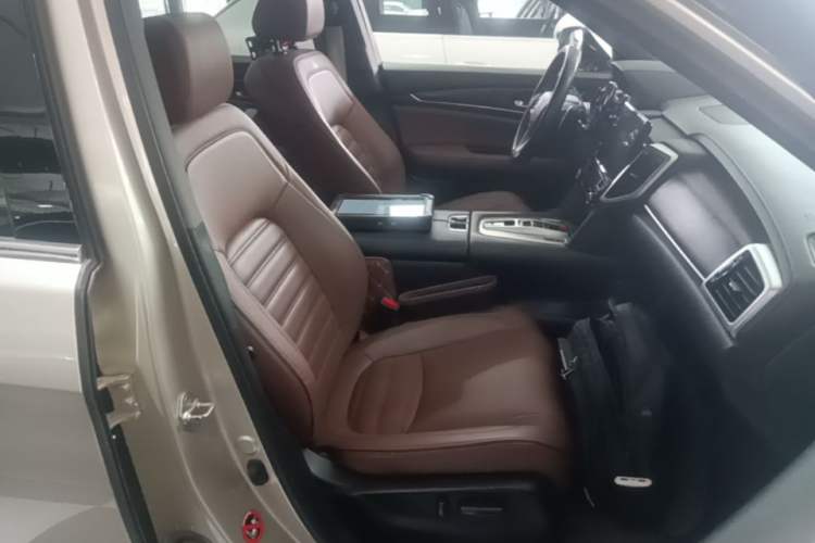 Used Honda UR-V 2017 370TURBO Four-Wheel Drive Prestige Edition China V Right Front Seat
