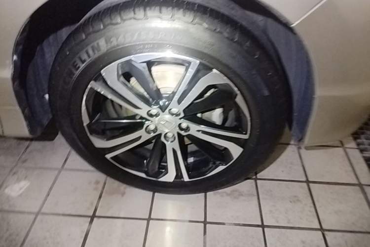 Used Honda UR-V 2017 370TURBO 2WD Prestige Edition China V Right Front Wheel Hub