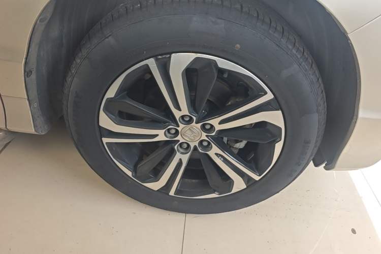 Used Honda UR-V 2017 370TURBO Four-Wheel Drive Prestige Edition China V Right Front Wheel Hub