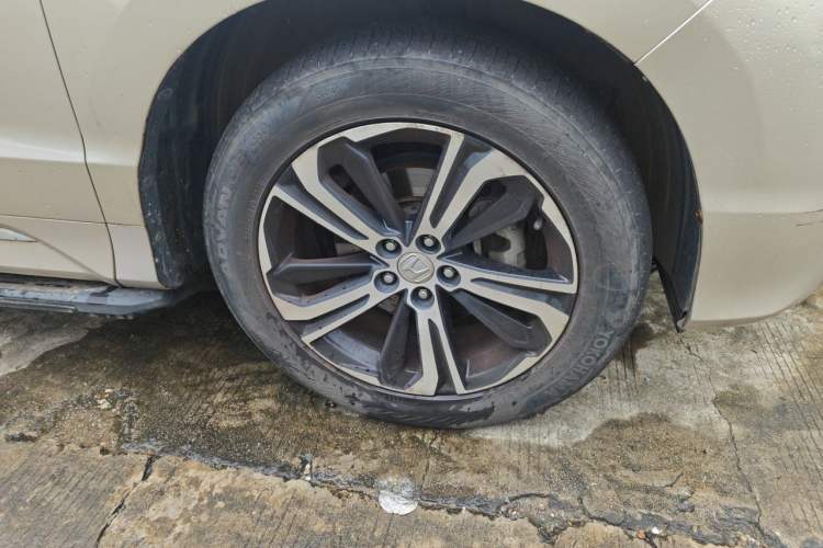 Used Honda UR-V 2017 370TURBO 2WD Prestige Edition China V Right Front Wheel Hub
