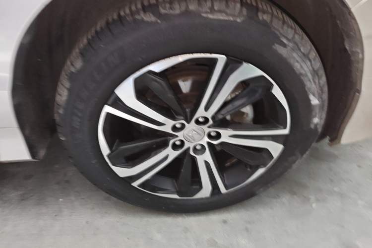 Used Honda UR-V 2017 370TURBO Four-Wheel Drive Prestige Edition China V Right Front Wheel Hub