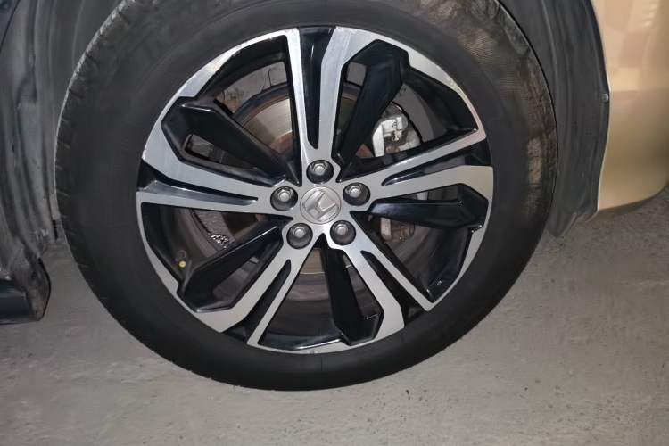 Used Honda UR-V 2017 370TURBO Four-Wheel Drive Prestige Edition China V Right Front Wheel Hub
