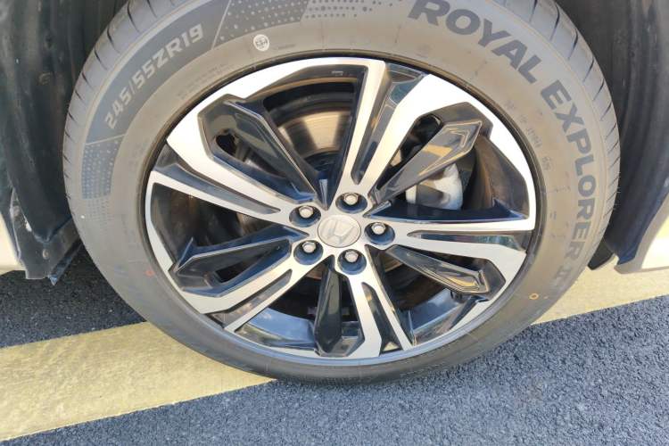 Used Honda UR-V 2017 370TURBO Four-Wheel Drive Prestige Edition China V Right Front Wheel Hub