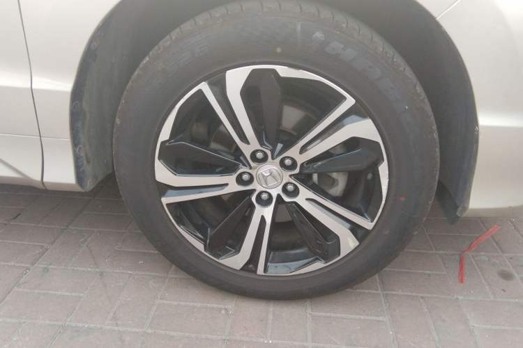 Used Honda UR-V 2017 370TURBO 2WD Prestige Edition China V Right Front Wheel Hub