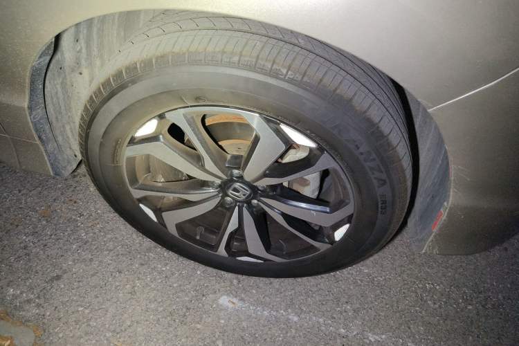 Used Honda UR-V 2017 240TURBO Two-Wheel Drive Luxury Edition China V Right Front Wheel Hub