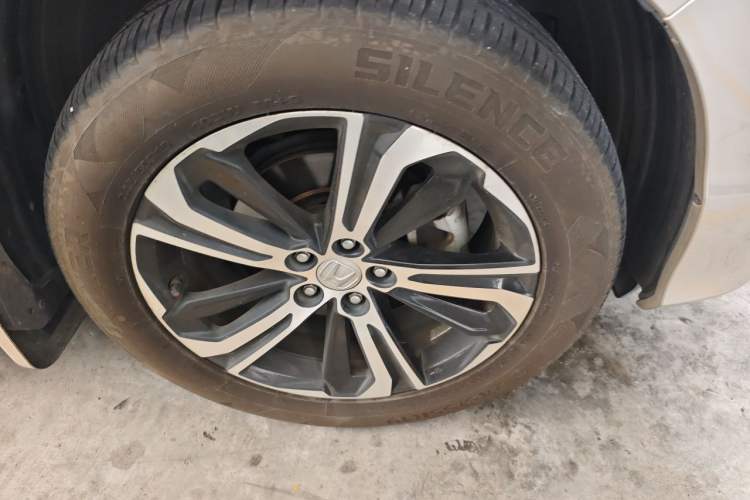 Used Honda UR-V 2017 370TURBO Four-Wheel Drive Prestige Edition China V Right Front Wheel Hub