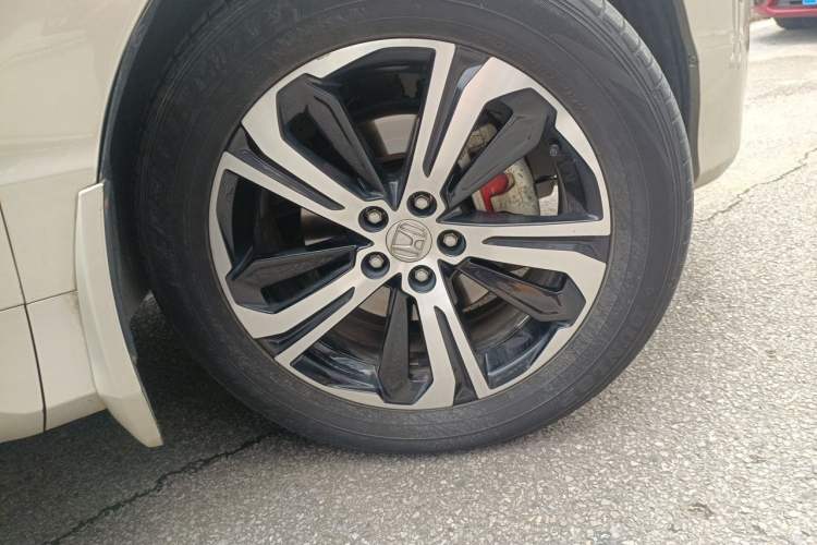 Used Honda UR-V 2017 370TURBO Four-Wheel Drive Prestige Edition China V Right Front Wheel Hub