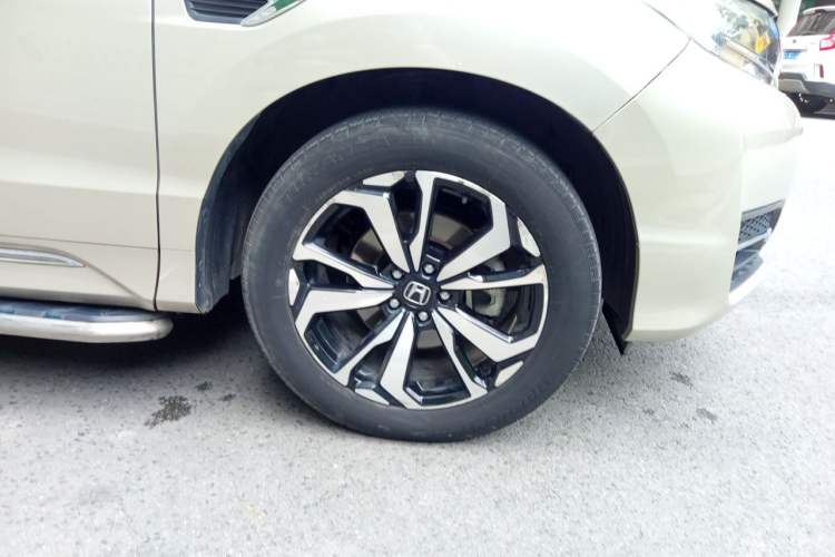 Used Honda UR-V 2017 240TURBO Two-Wheel Drive Luxury Edition China V Right Front Wheel Hub