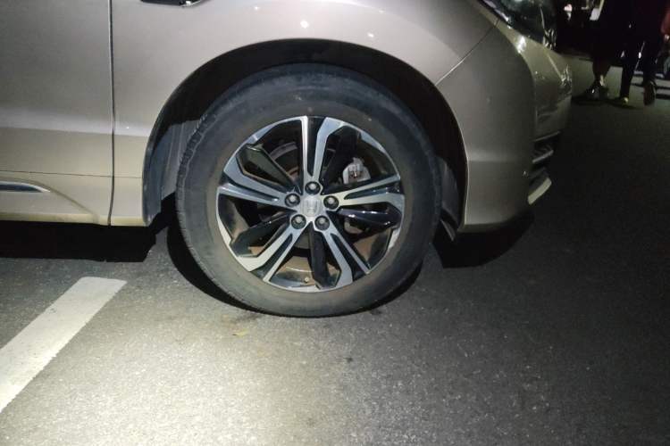 Used Honda UR-V 2017 370TURBO Four-Wheel Drive Prestige Edition China V Right Front Wheel Hub
