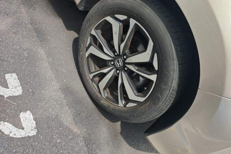 Used Honda UR-V 2017 240TURBO Two-Wheel Drive Classic Edition China V Right Front Wheel Hub
