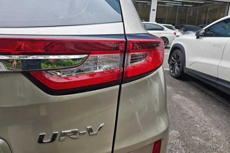 Used Honda UR-V 2017 370TURBO 2WD Prestige Edition China V Right Rear Taillight