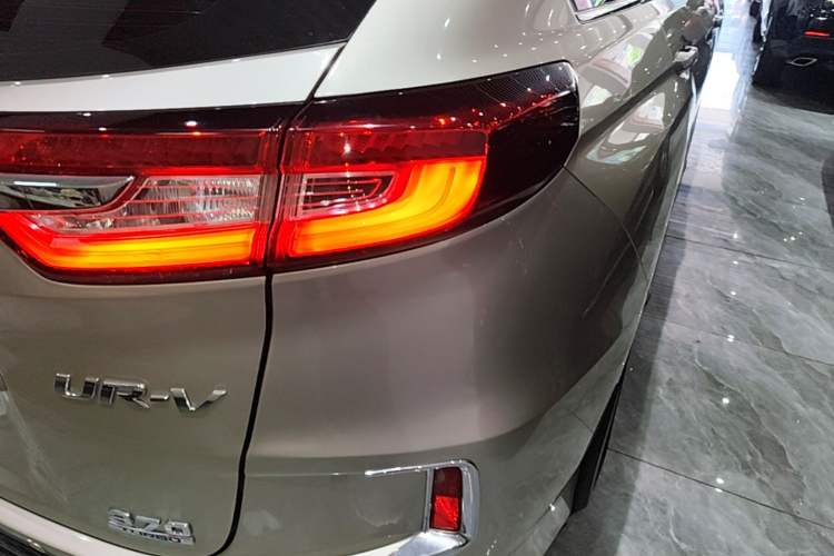 Used Honda UR-V 2017 370TURBO 2WD Prestige Edition China V Right Rear Taillight