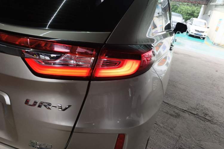 Used Honda UR-V 2017 370TURBO 2WD Prestige Edition China V Right Rear Taillight