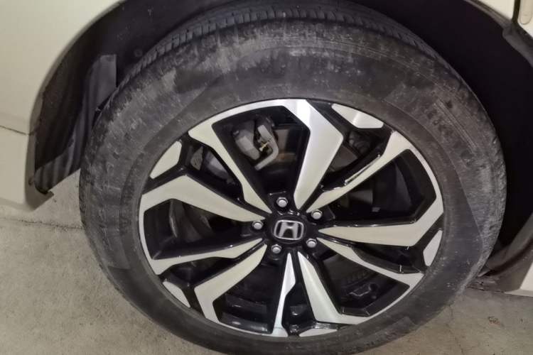 Used Honda UR-V 2017 240TURBO Two-Wheel Drive Luxury Edition China V Right Rear Wheel Hub