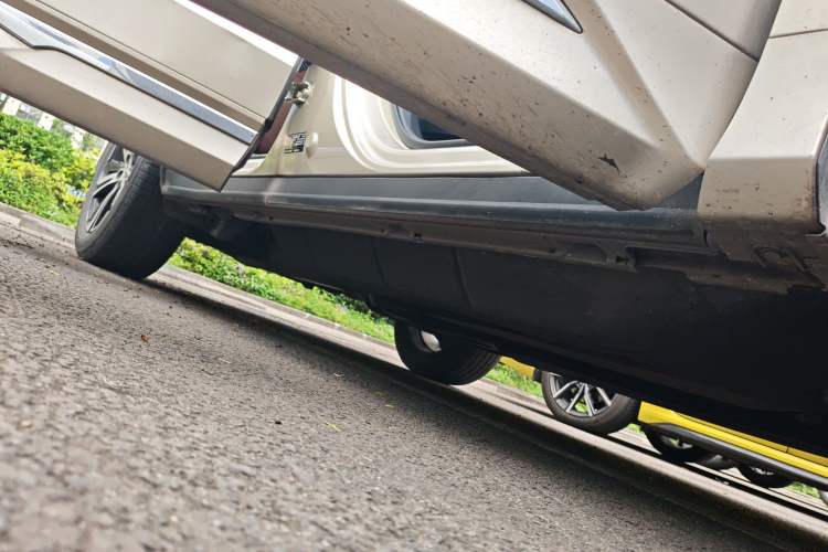 Used Honda UR-V 2017 370TURBO 2WD Prestige Edition China V Right Side Sill