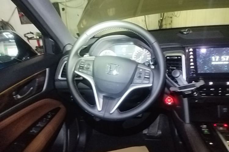 Used Honda UR-V 2017 370TURBO 2WD Prestige Edition China V Steering Wheel