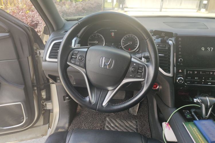 Used Honda UR-V 2017 240TURBO Two-Wheel Drive Luxury Edition China V Steering Wheel