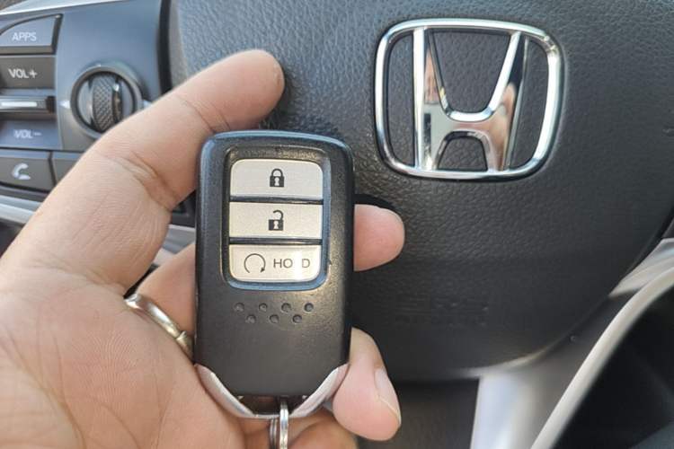 Used Honda UR-V 2017 240TURBO Two-Wheel Drive Classic Edition China V Vehicle Key