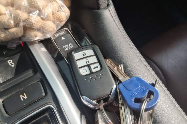 Used Honda UR-V 2017 370TURBO 2WD Prestige Edition China V Vehicle Key