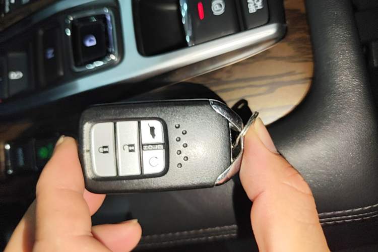 Used Honda UR-V 2017 370TURBO 2WD Prestige Edition China V Vehicle Key