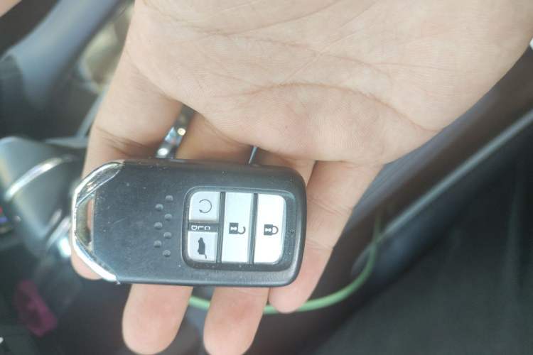 Used Honda UR-V 2017 240TURBO Two-Wheel Drive Luxury Edition China V Vehicle Key