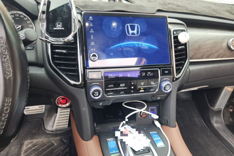 Used Honda UR-V 2020 370TURBO Two-Wheel Drive Luxury Edition Audio And AC Panel