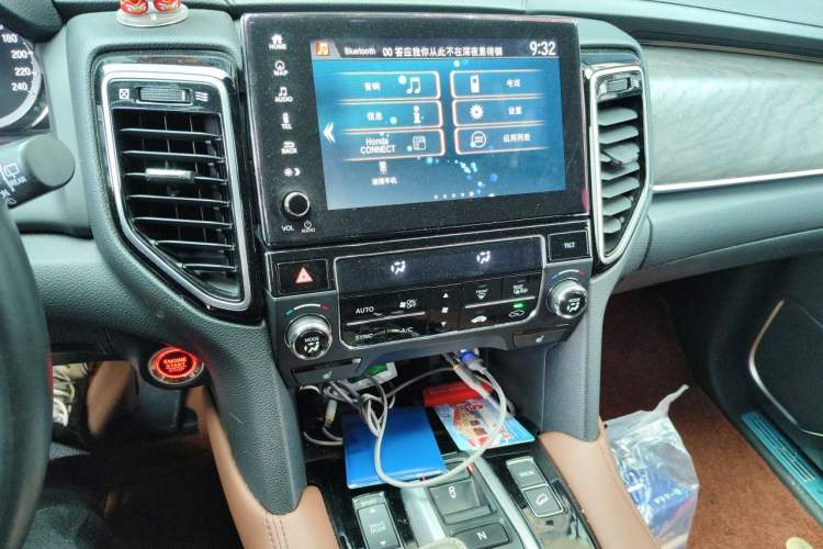 Used Honda UR-V 2020 370TURBO Two-Wheel Drive Luxury Edition Audio And AC Panel