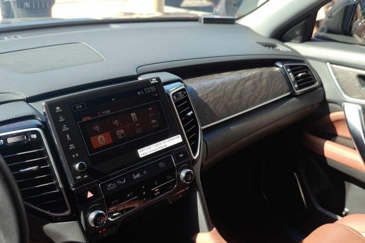 Used Honda UR-V 2020 370TURBO Four-Wheel Drive Prestige Edition Audio And AC Panel