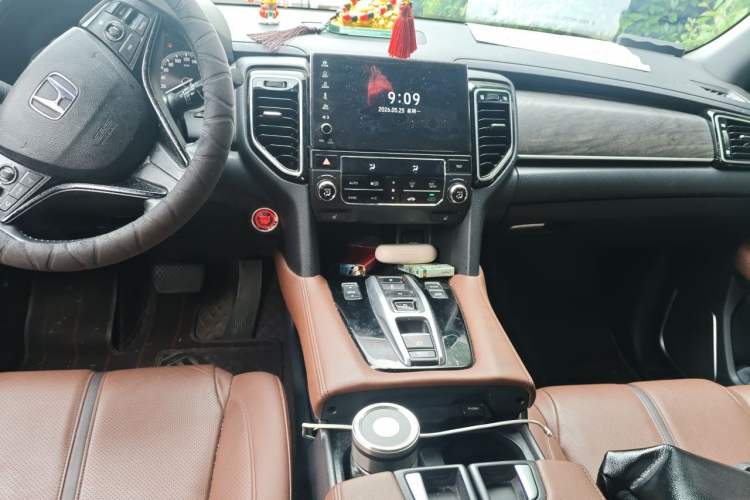 Used Honda UR-V 2020 370TURBO Two-Wheel Drive Luxury Edition Audio And AC Panel