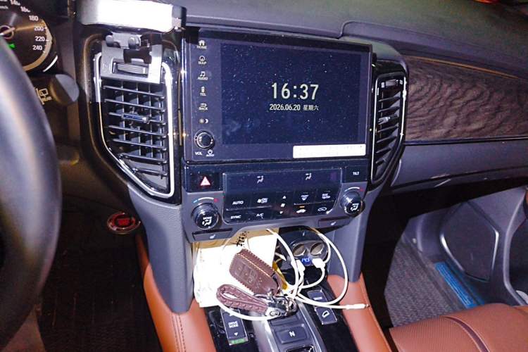 Used Honda UR-V 2020 370TURBO Two-Wheel Drive Luxury Edition Audio And AC Panel