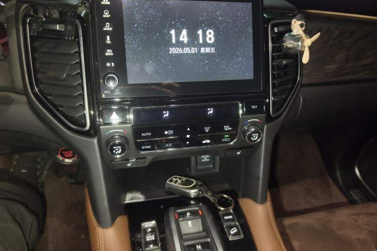 Used Honda UR-V 2020 370TURBO Two-Wheel Drive Luxury Edition Audio And AC Panel