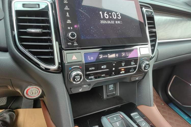 Used Honda UR-V 2020 370TURBO Four-Wheel Drive Prestige Edition Audio And AC Panel