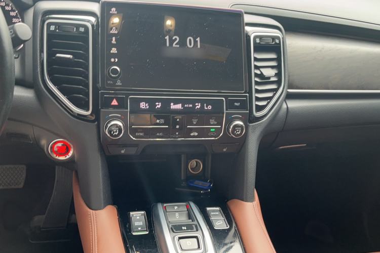 Used Honda UR-V 2020 370TURBO Two-Wheel Drive Luxury Edition Audio And AC Panel