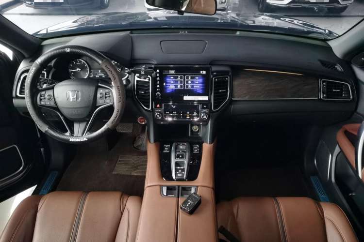 Used Honda UR-V 2020 370TURBO Two-Wheel Drive Luxury Edition Center Console