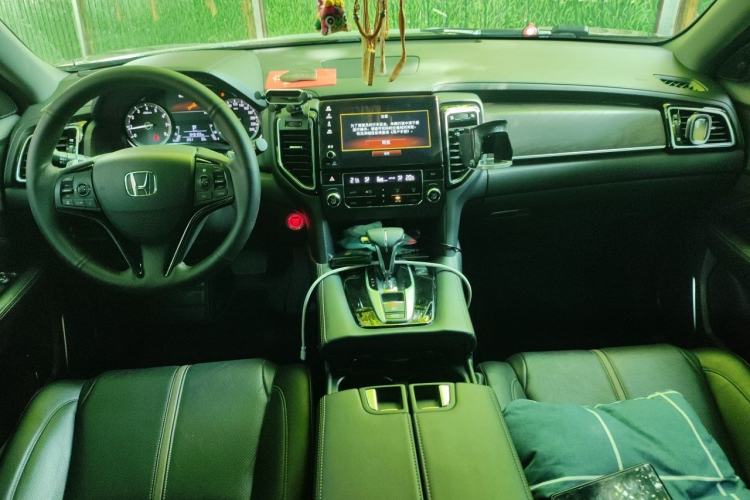 Used Honda UR-V 2020 240TURBO Two-Wheel Drive Zhiyue Version Center Console